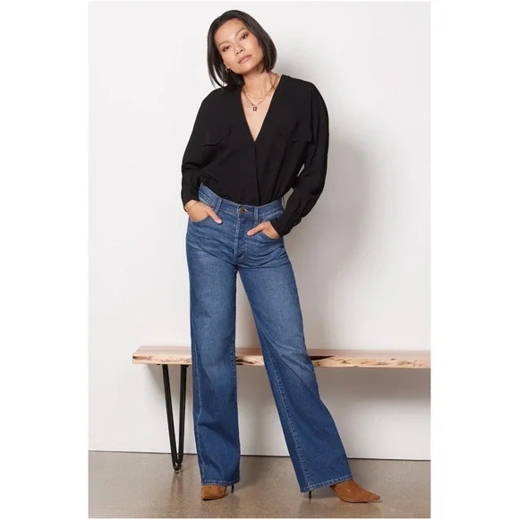 GOOD AMERICAN NWT Utility Surplice Bodysuit in Black // Medium - Picture 1 of 14